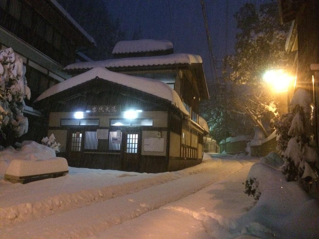 Hôtel Yudanaka Onsen Yamazakiya à Yamanouchi  Extérieur photo